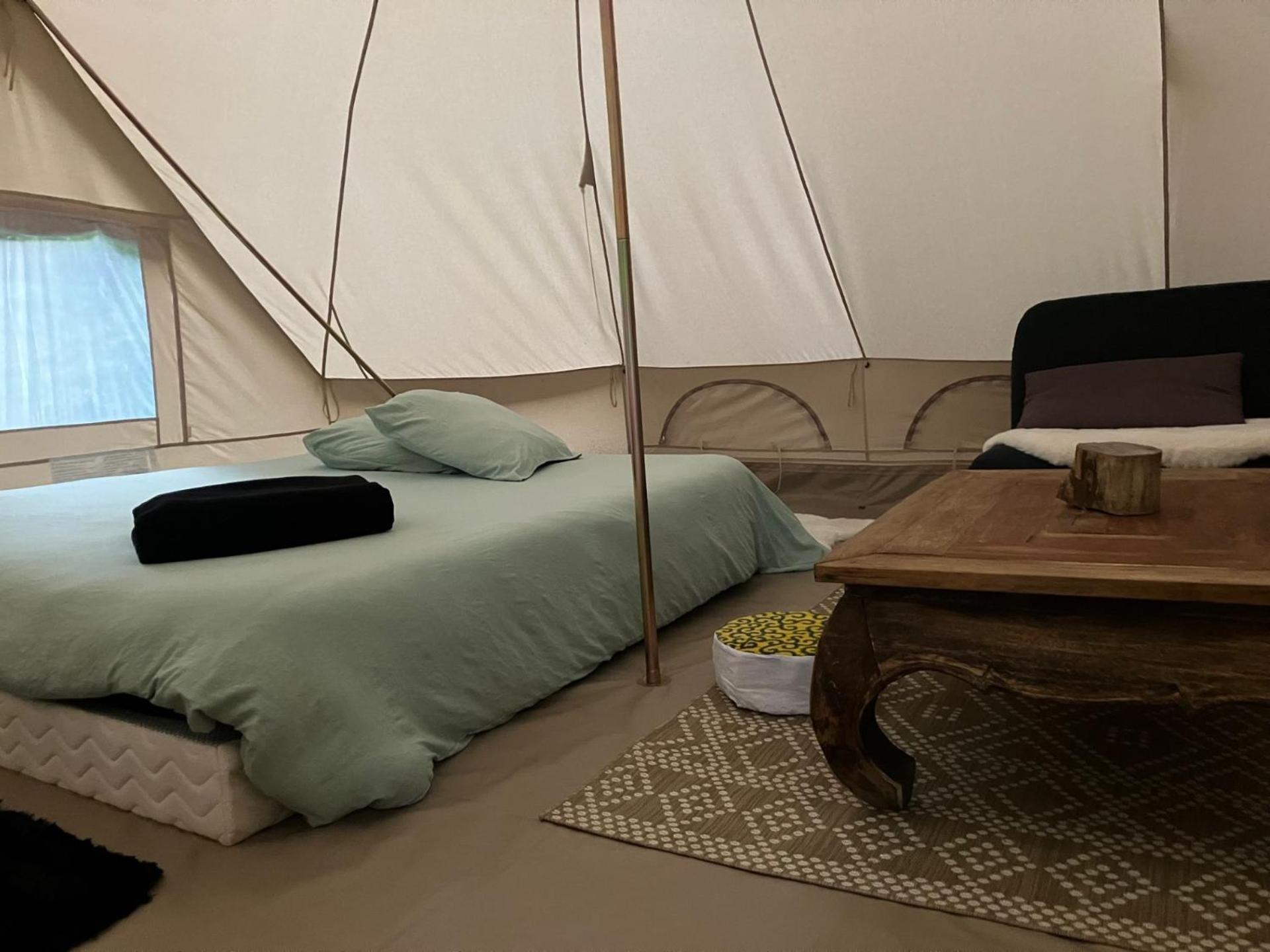 Grande Tente Tipi En Pleine Foret Burzet Экстерьер фото